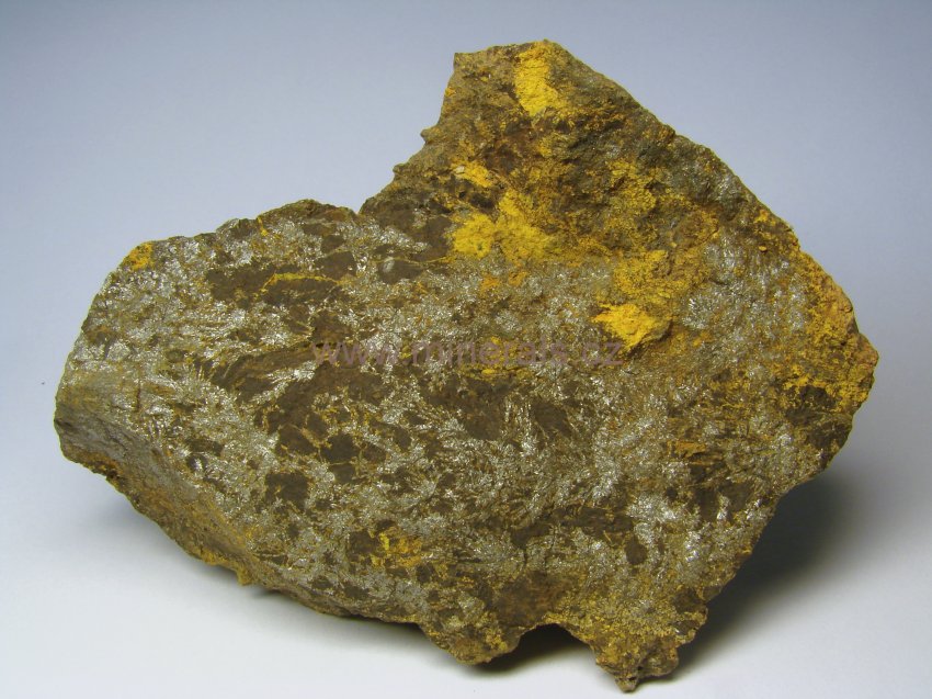 Minerál KARIBIBIT, LÖLLINGIT