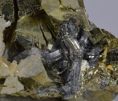 Minerál BISMUTINIT