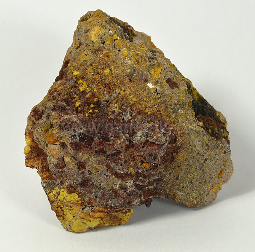 Minerál KARMINIT