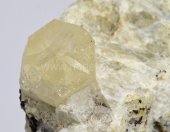 Minerál FENAKIT