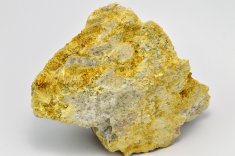 Minerál KARFOLIT