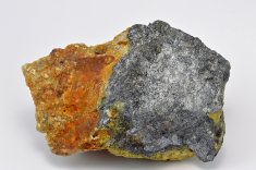 Minerál ROBINSONIT