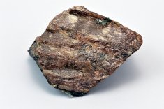 Minerál BEUSIT, QINGHEIIT
