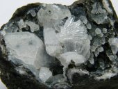 Minerál EPISTILBIT, THOMSONIT