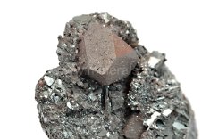 Minerál ZUNYIT