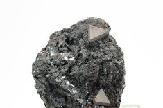 Minerál ZUNYIT