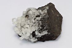 Minerál SALMIAK