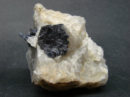 MOLYBDENIT