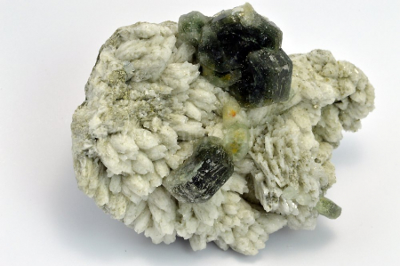 FLUORAPATIT